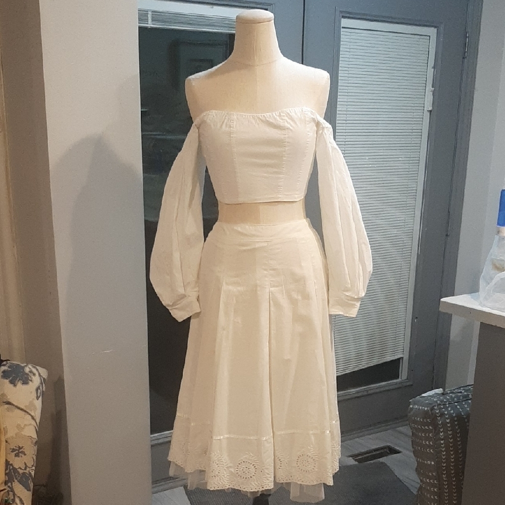 Elegant White Off-Shoulder Skirt by [Brand]